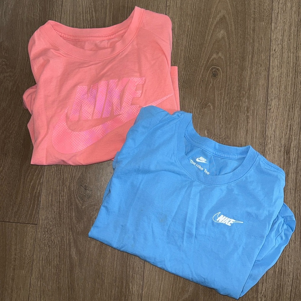 Nike crop t shirts